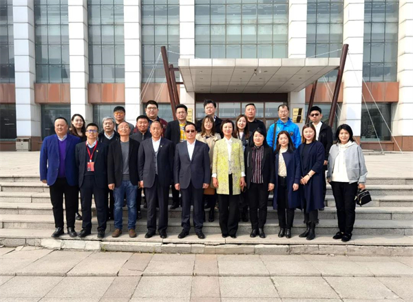 大慶民進(jìn)基層組織開展大慶精神鐵人精神參觀學(xué)習(xí)活動(dòng)